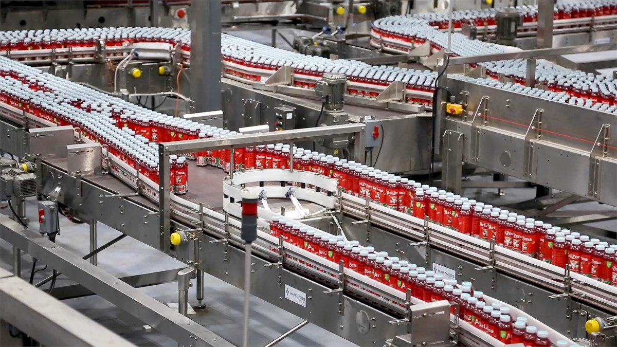 Nhà máy mới của AriZona Beverage sẽ sản xuất hơn 60 triệu thùng mỗi năm, tích hợp dữ liệu từ năm lớp của hệ thống tự động hóa, sử dụng Phần mềm Đánh lửa Tự động hóa Cảm ứng.  Lịch sự: Tự động hóa quy nạp