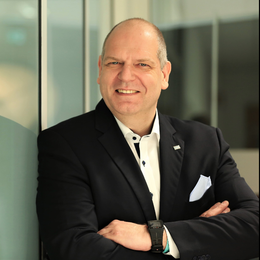 Axel Lorenz, phó chủ tịch điều khiển tự động hóa nhà máy tại Siemens Digital Industries.