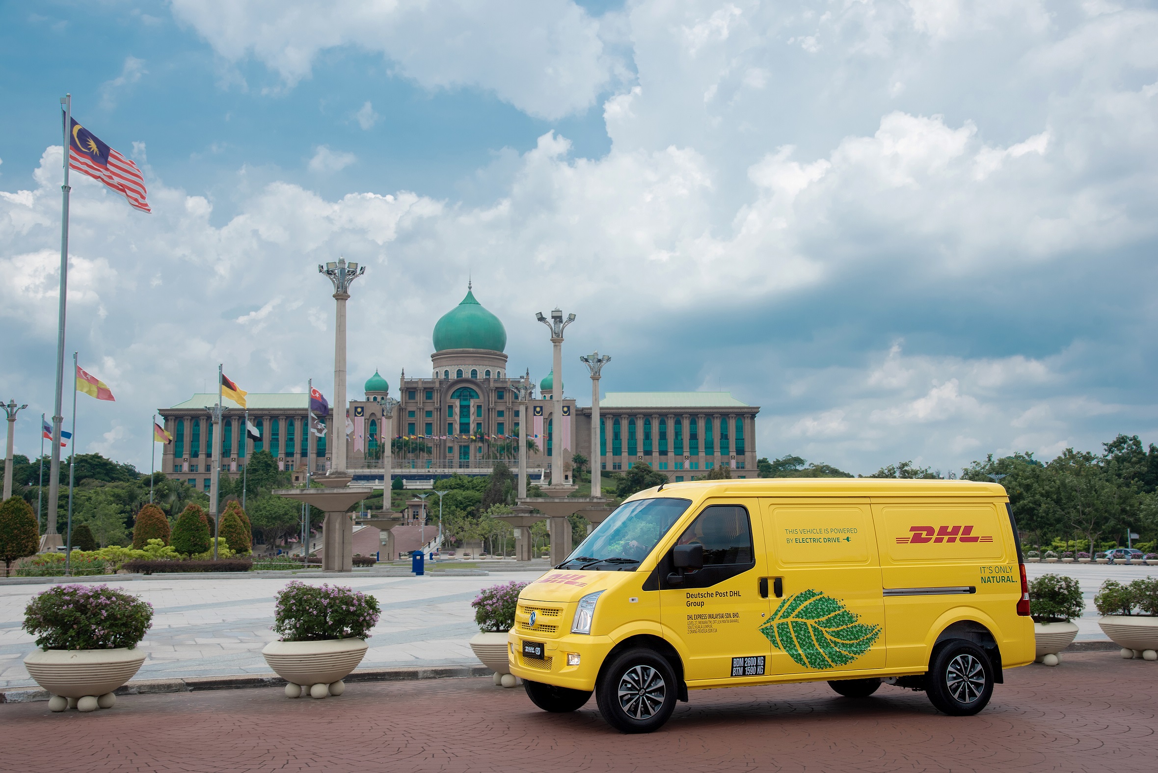 DHL Express Tiên Phong Điện Khí Hóa Đội Giao Hàng Tại Malaysia – Smart  Industry VN