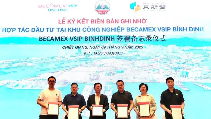 Trở thành Bình Dinh Dinh có dấu hiệu với các doanh nghiệp Trung Quốc tại Hội nghị xúc tiến đầu tư GIA LAI-CHINA tại tỉnh Gia Lai, trung tâm Việt Nam, ngày 9 tháng 9 năm 2025. Ảnh của nhà đầu tư/Nguyễn Tri.