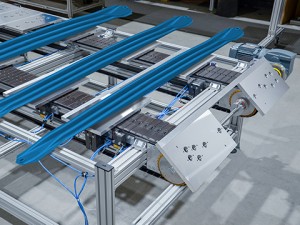 Truyền tải các bộ phận ô tô hiệu quả trong Cell robot