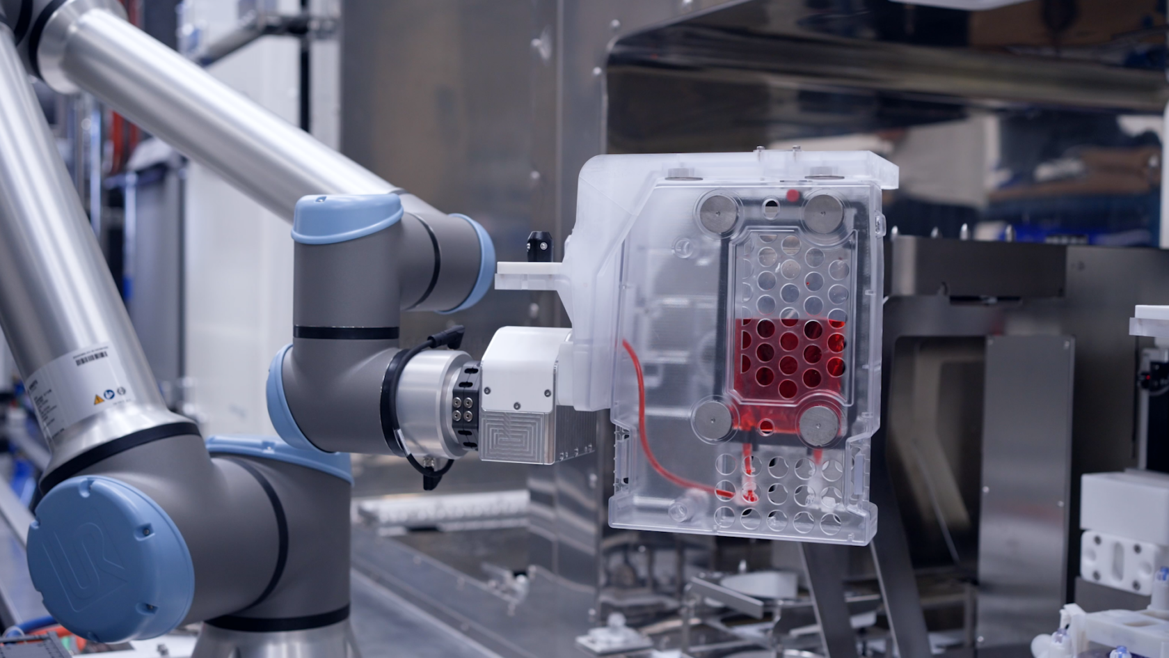 Multiply Labs đang mở rộng quy mô các phòng thí nghiệm sản xuất sinh học liệu pháp Cell sử dụng robot