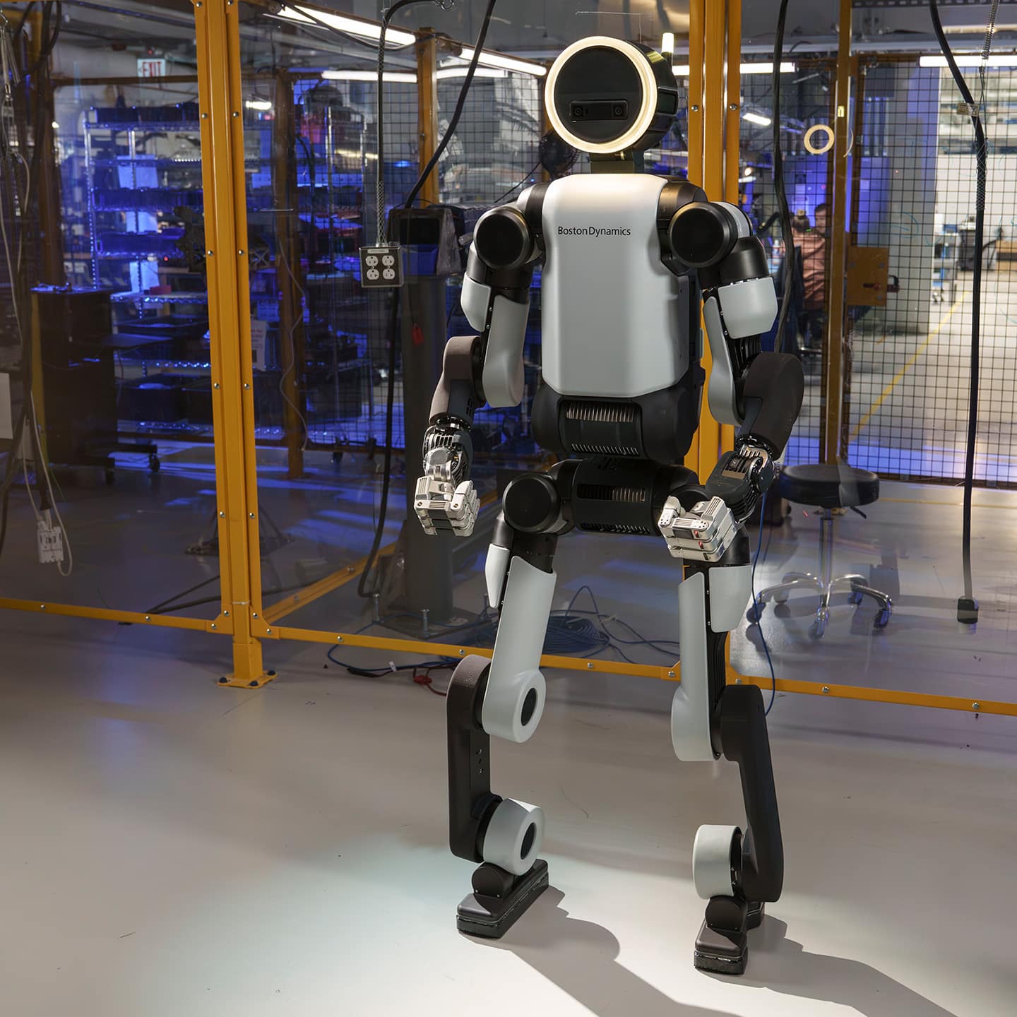 Boston Dynamics và Google DeepMind Thành Lập Quan Hệ Đối Tác AI Mới Để Mang Trí Tuệ Nền Tảng Đến Robot Nhân Tạo